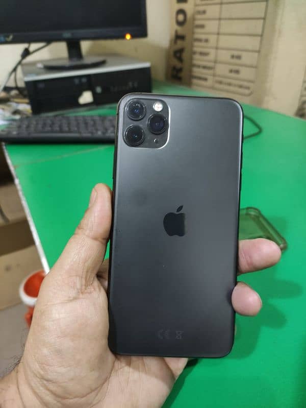 iphone 11 pro max 256GB factory unlock 0