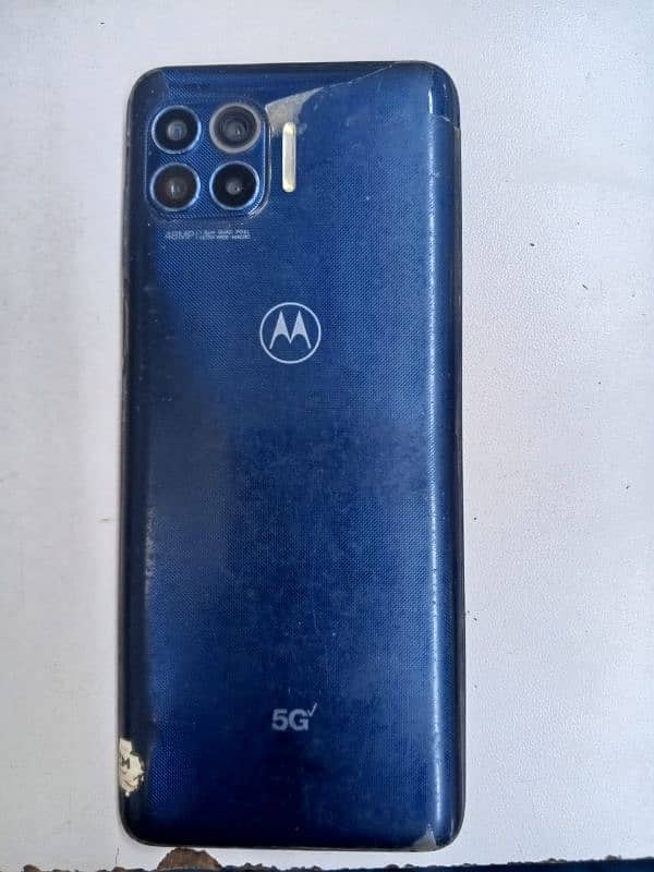 Motorola One 5G UW 1