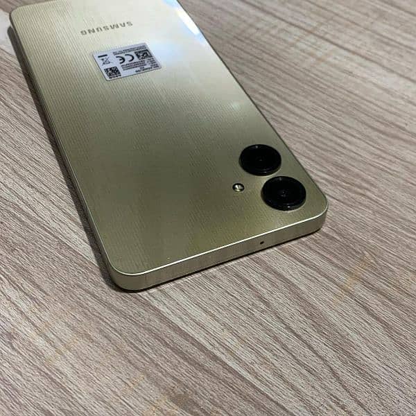 Samsung A06 4/64 Golden 11