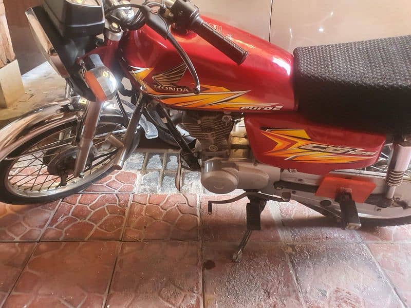 Honda 125 Bike For Sale Red Color Good Condition 2