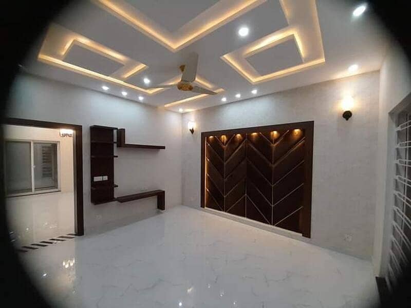 10 Marla Brand New House for Rent In Bahria Town - Jasmine Block Canal Road Lahore 4