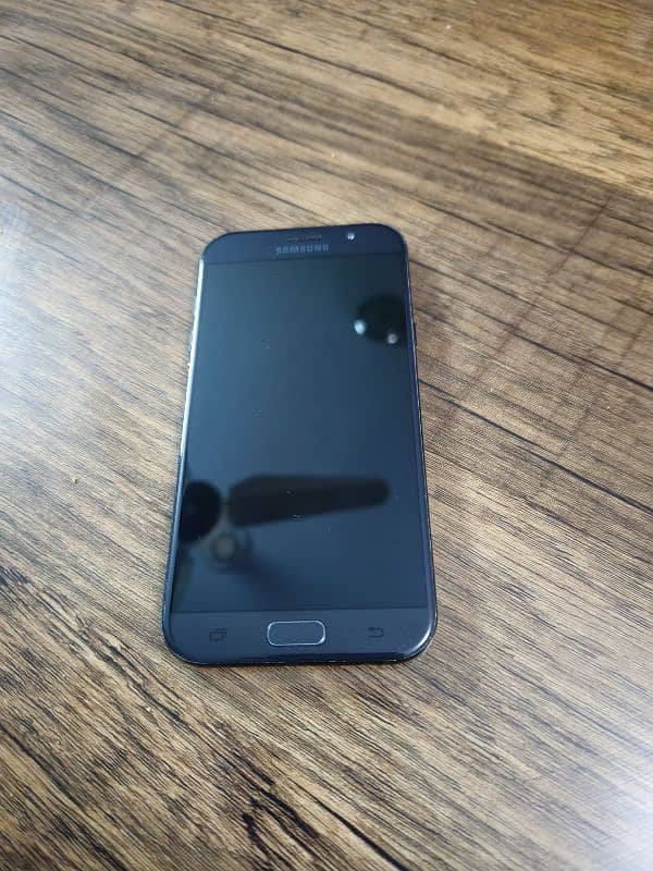 Samsung Galaxy A7 2017 With Box for Sale 1