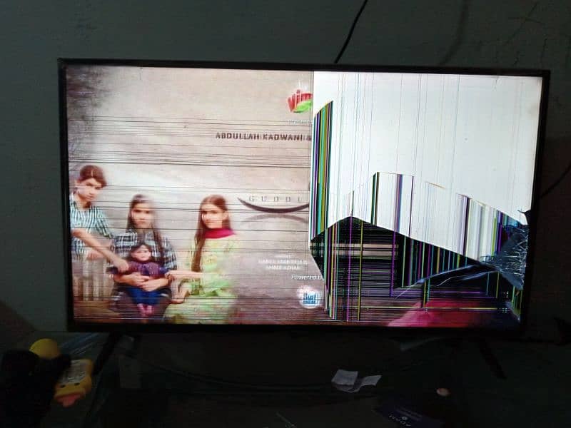 IFFALCON TCL 40" Android smart LCD TV 1