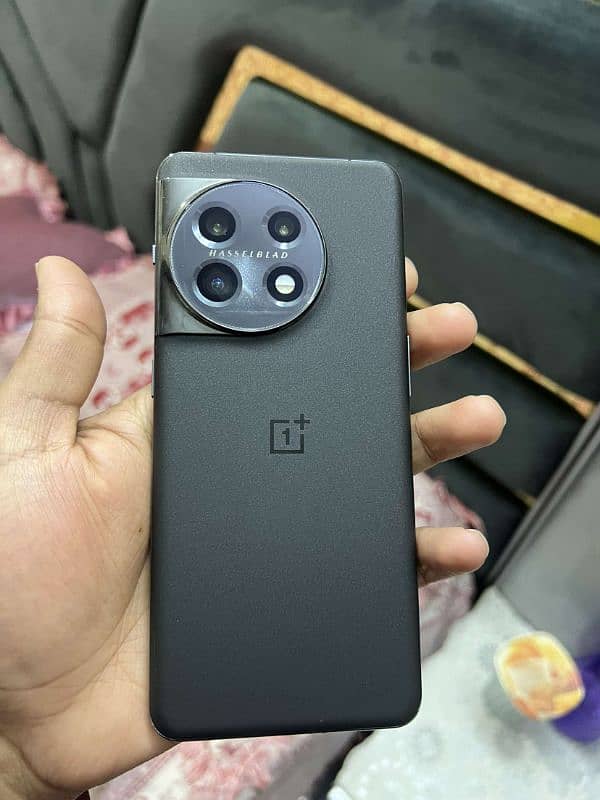 oneplus 11 5G complete box. . 96 perc batter health 1