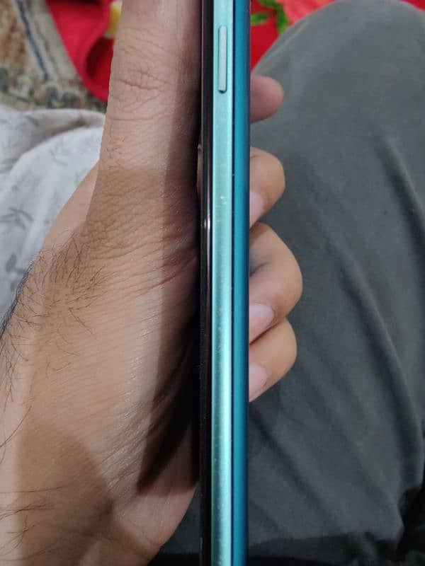 OnePlus 8T 12/256GB 7.5/10 Condition 4