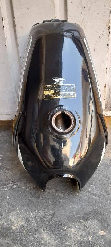 Honda 125 tank topia New condition 1