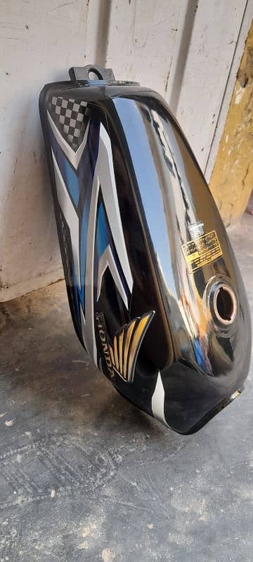 Honda 125 tank topia New condition 3