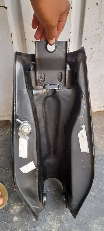 Honda 125 tank topia New condition 4