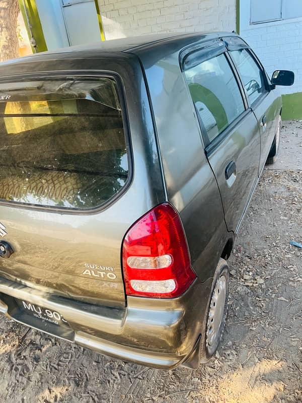 Suzuki Alto in lush condition use in wapda officer family car 2