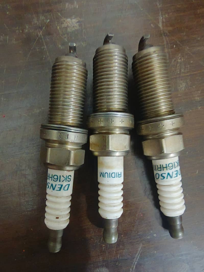 Toyota Spark Plugs (SK16HR11) 2