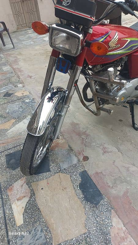 urgent for sale Honda 125 10 by 10 All condation good 4