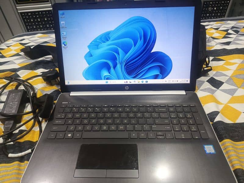 Hp 8th-Gen-i3 12gb/256gb-NVMe 1TB-HDD 10/10 Condition 0