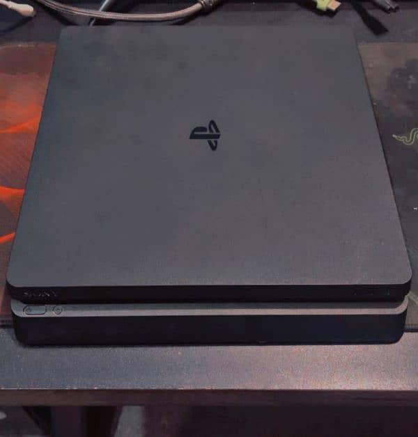 PS4 for sale | best condition ps4 | controller and CD's | 500 GB 2