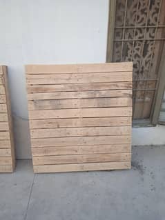 Wooden pallets for Live stock