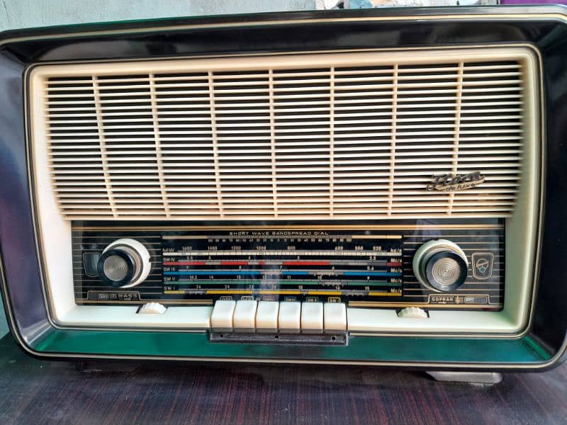 deluxe radio 2