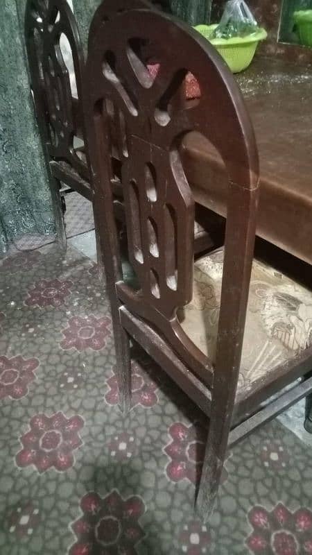 Dining Table with Four Chairs 1