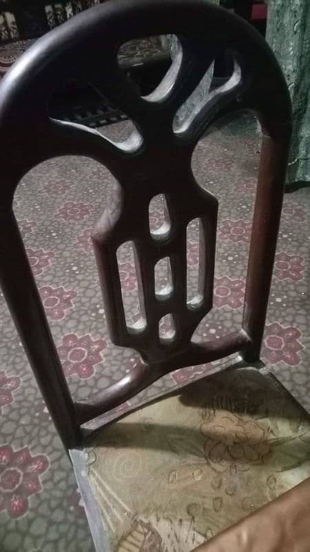 Dining Table with Four Chairs 2