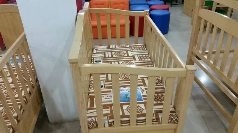 Solid wood baby cot 1