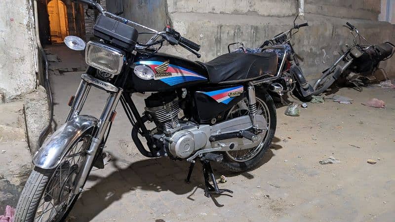 Honda 125 New condition 10 by 10 1