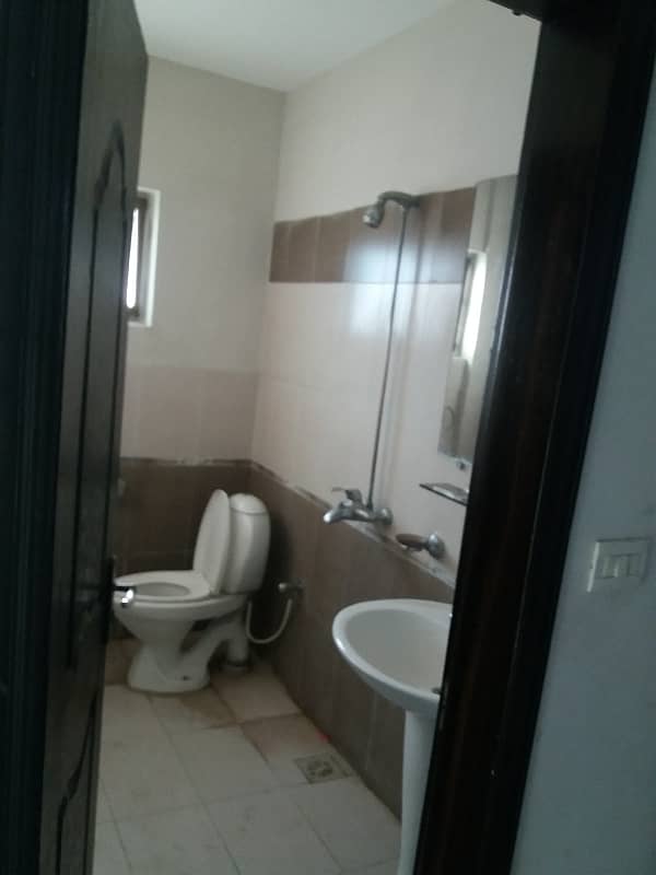 3 Bed Flat For Rent In Askari 14 Sec B 13