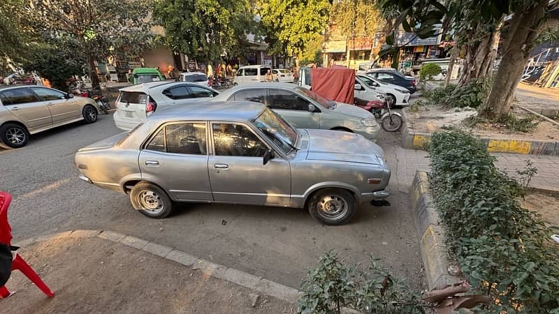 Mazda 808 1987 6