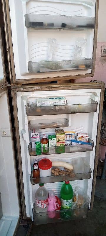 Dowlance Refrigerator 14 foot size 1