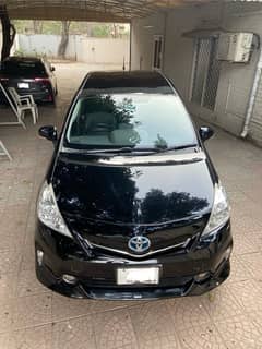 Toyota Prius Alpha 2014