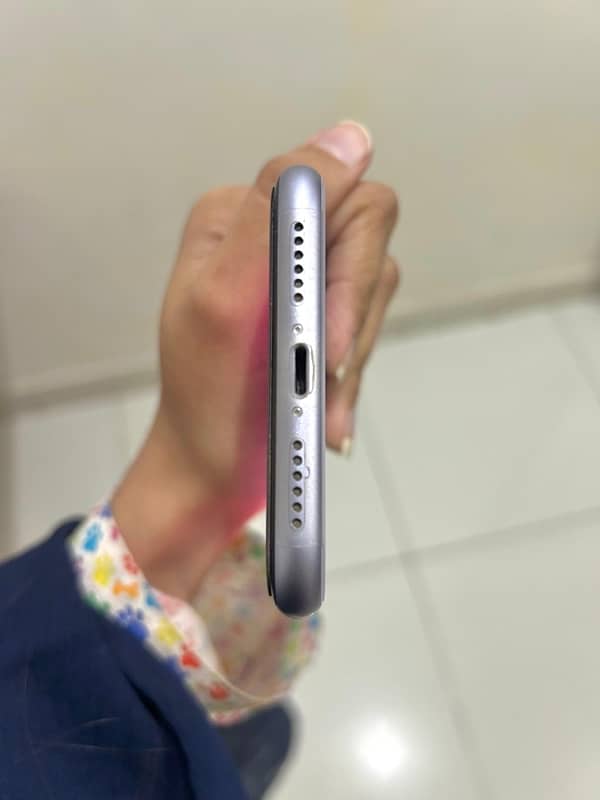 iphone 11 Non PTA 64gb 3