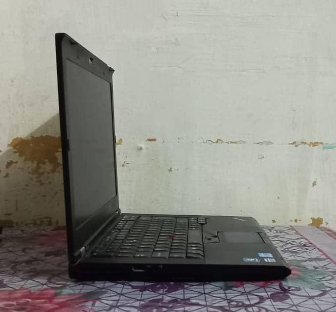 Lenovo Thinkpad T420s | Core i5 2nd Generation | 8GB RAM | 320 GB HDD 1