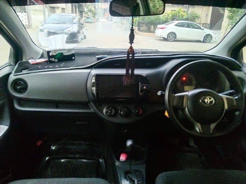 Toyota Vitz 2015 7