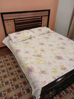 queen size iron bed without mattress