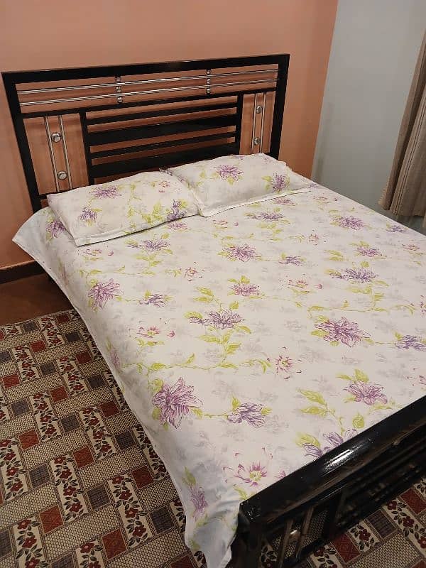 queen size iron bed without mattress 0