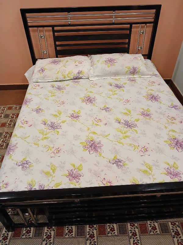 queen size iron bed without mattress 1