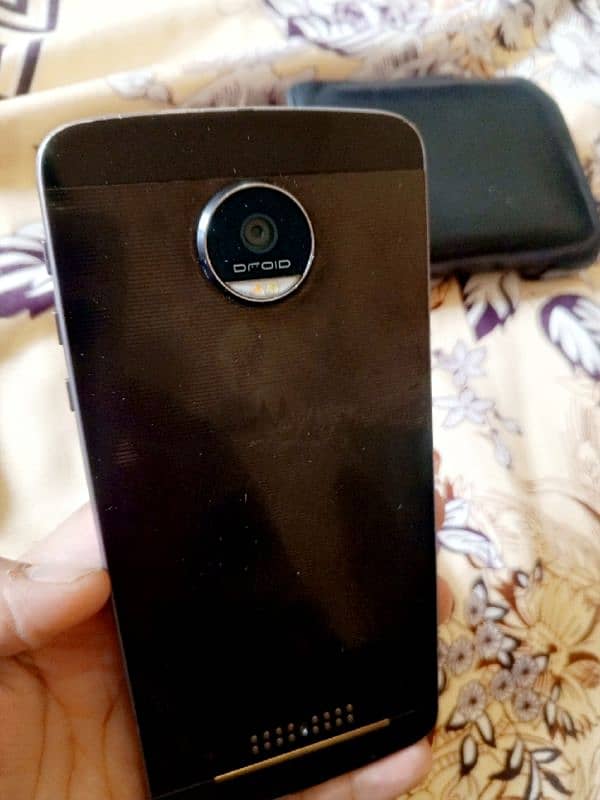 Moto Z, Light weight, Ulta Slim 1