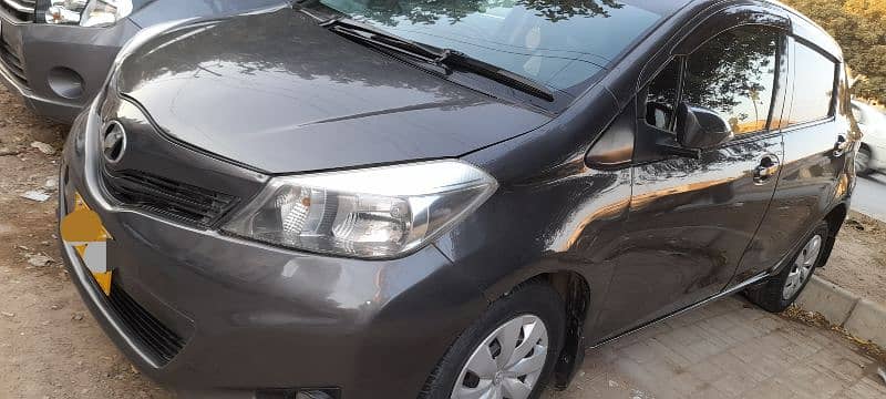 Toyota Vitz 2013 1