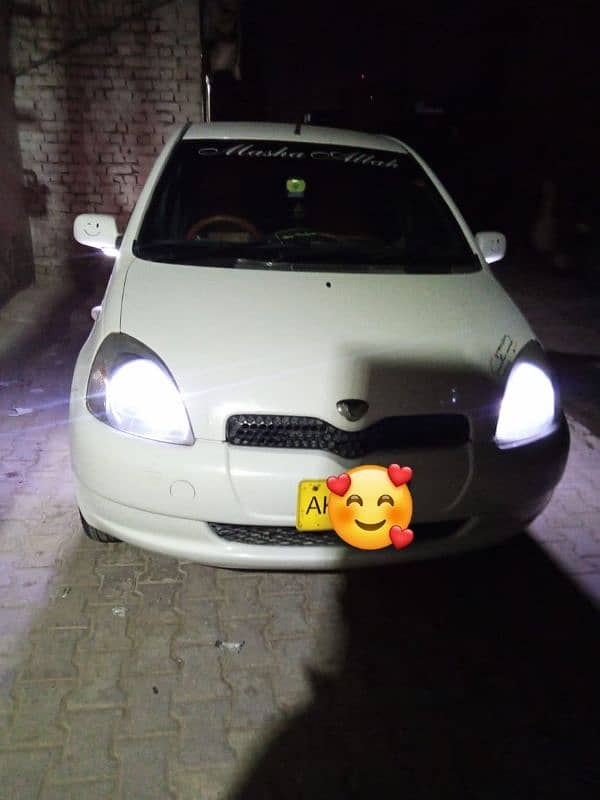 Toyota Vitz 2000 5