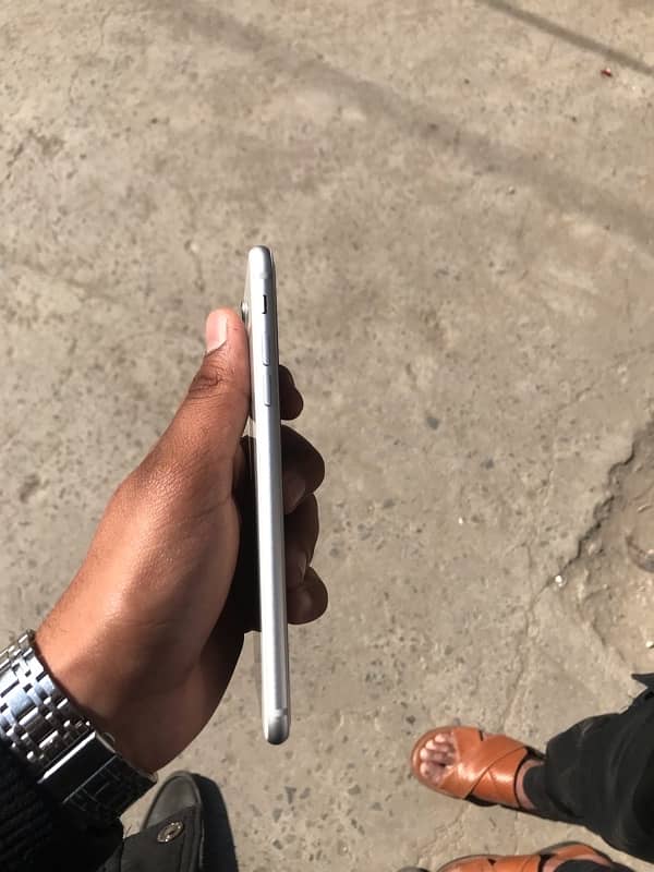 iPhone 8plus non pta 2