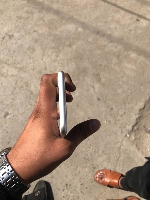 iPhone 8plus non pta 3