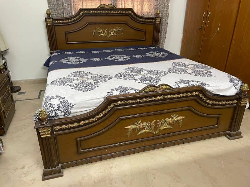 complete bed set rarely used 2