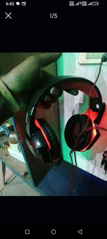 buht achi qaulity k headphone hain america sy lay thy 8