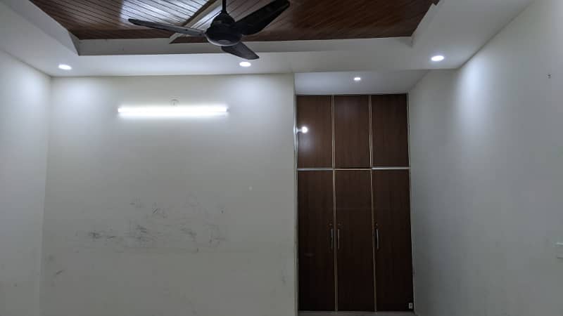 1 KANAL BEAUTIFUL HOUSE AVAILABLE FOR RENT IN IQBAL AVENUE PHASE 1 1