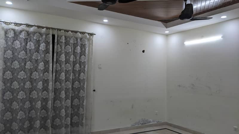 1 KANAL BEAUTIFUL HOUSE AVAILABLE FOR RENT IN IQBAL AVENUE PHASE 1 2