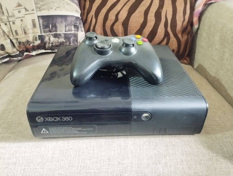 Xbox Gaming console 360 E with all accessories 1