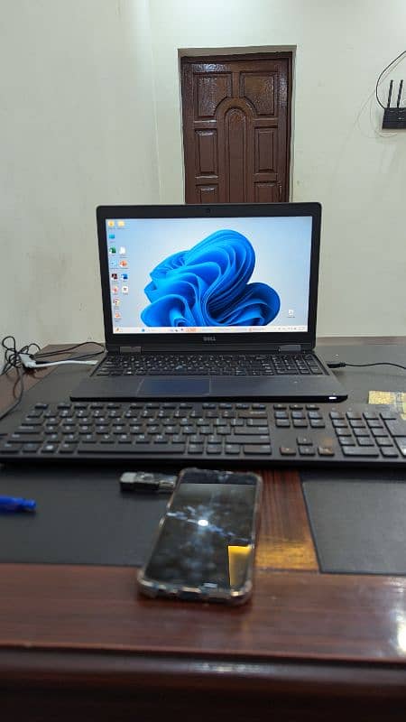 Dell 5580 Core i7 7th Gen Ram 16gb SSD 256gb 12