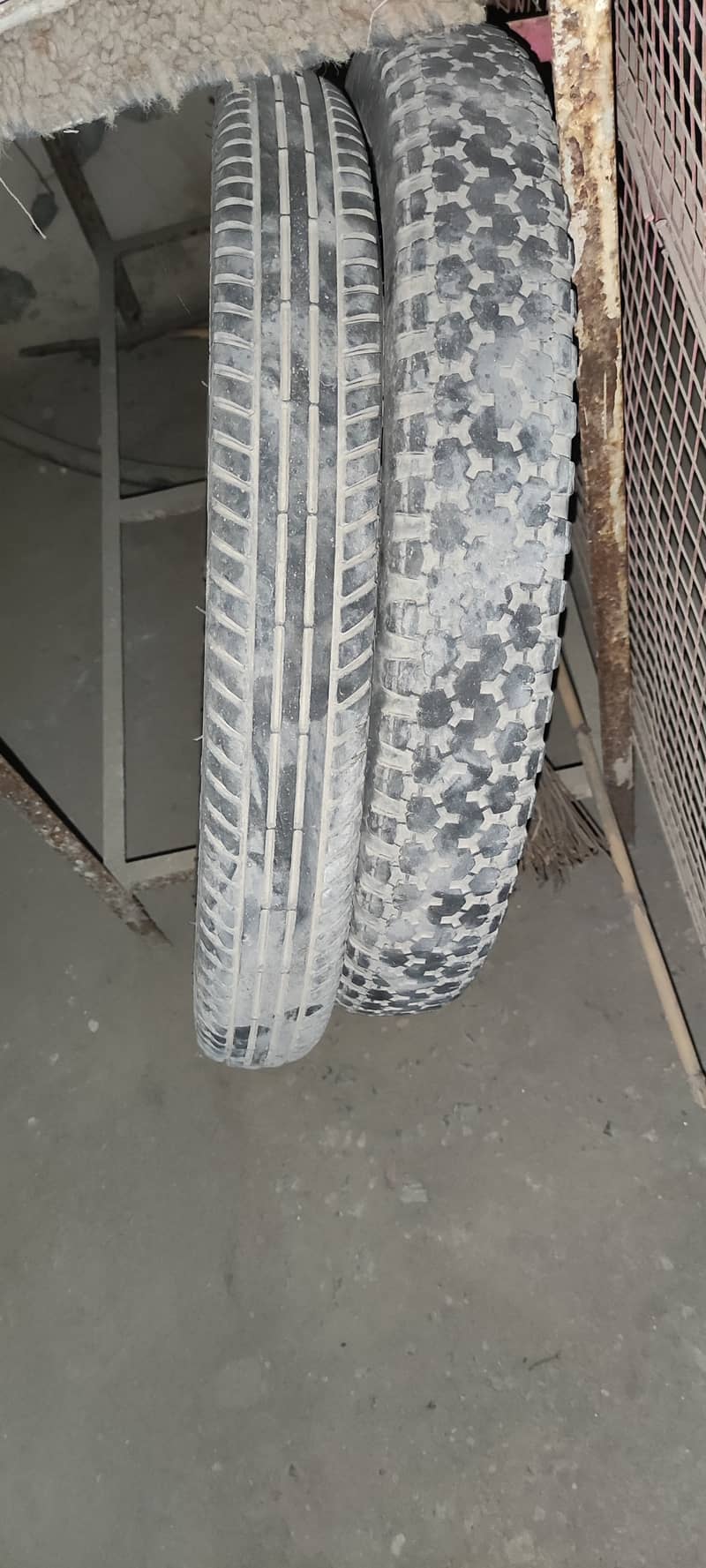 125 tyres and tubes semi condition 3