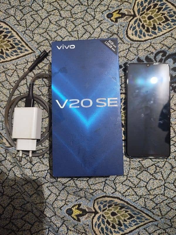 vivo v20se 8/128 8