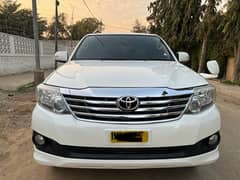 Toyota Fortuner V 2015 total genuine just like new