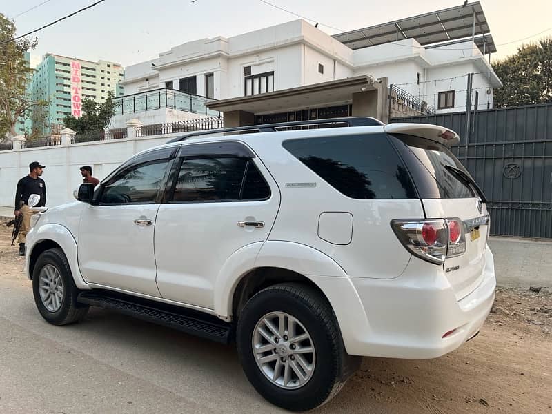 Toyota Fortuner V 2015 total genuine just like new 6