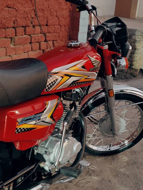 Honda 125 brand new 5