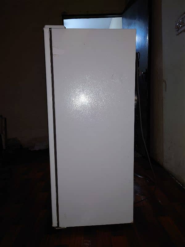 Dawlance bedroom refrigerator 9106 white 1